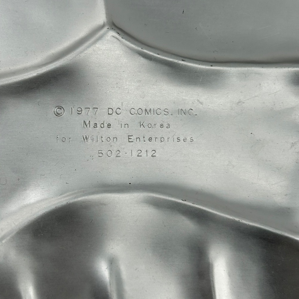 Vintage 1977 Wilton Super Hero Cake Pan Set Superman Batman 502-1212 DC Comics - Picture 4 of 6